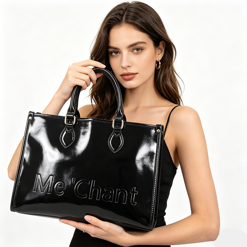 Structured Handbag Top Handle - حقيبة يد نسائية سوداء لامعة من