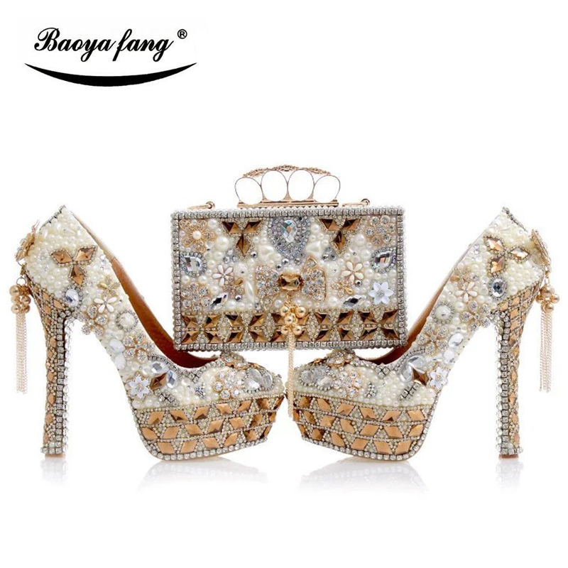 Luxury Bags And Shoes - أحذية زفاف كريستالية فاخرة مع حقائب