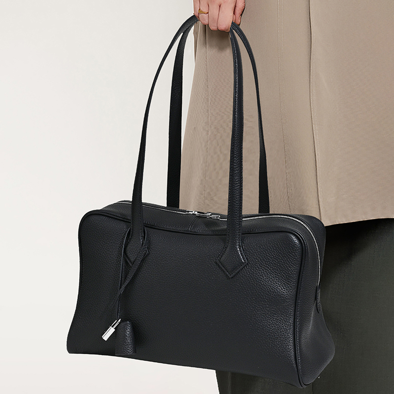 Luxury Bags With Silver Hardware - حقائب نسائية فاخرة من الجلد الطبيعي