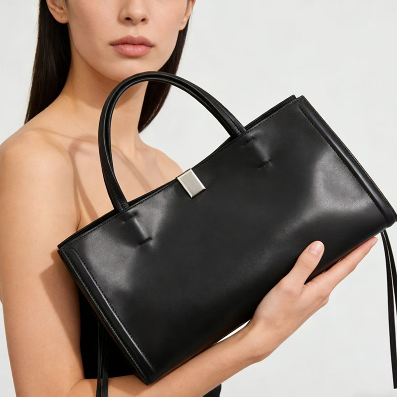 Luxury Bags With Silver Hardware - حقائب نسائية فاخرة من جلد البقر