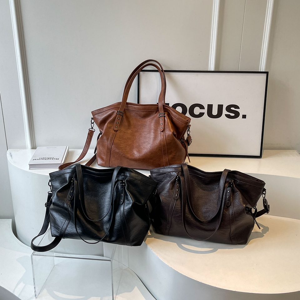 حقائب كتف كبيرة سوداء للنساء 2 - مراجعة Luxury Bags For Travel وسعره