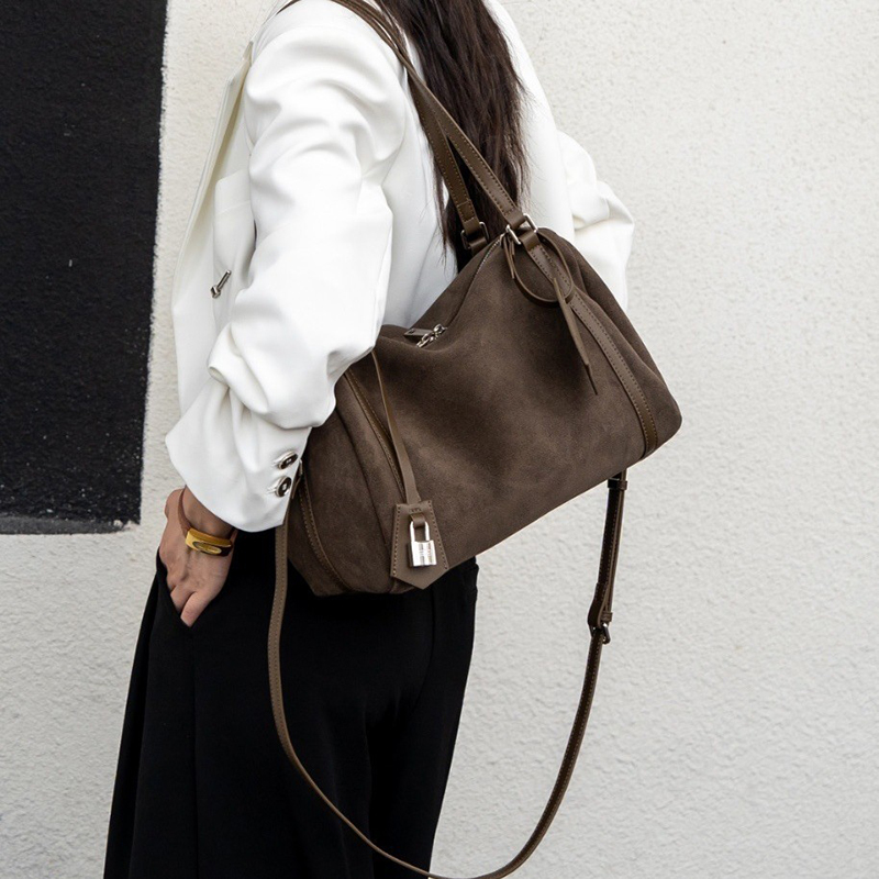 حقائب نسائية فاخرة جديدة لشتاء - مراجعة Luxury Bags With Silver Hardware وسعره