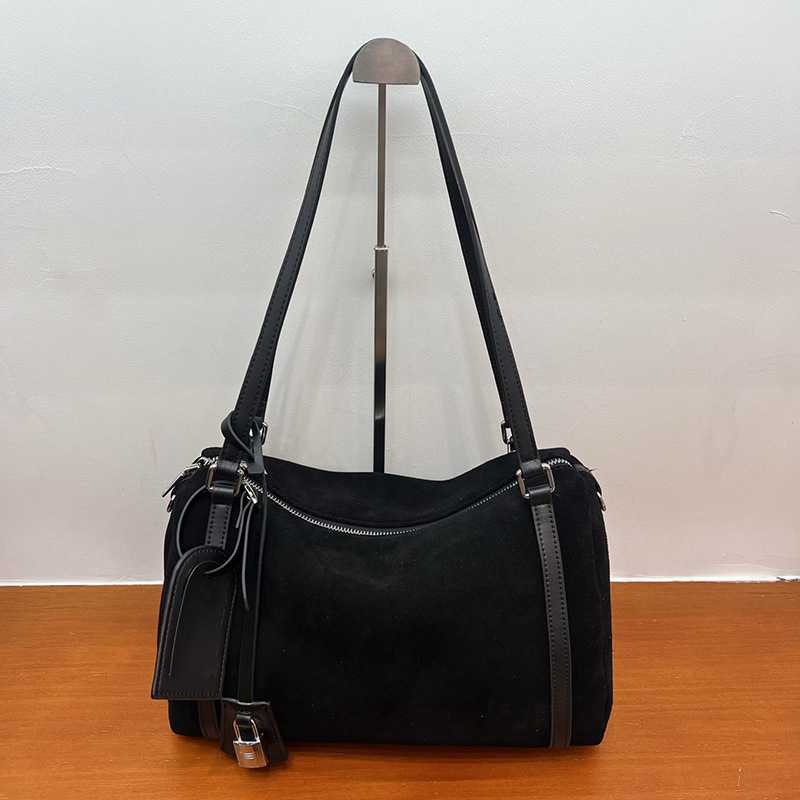 حقائب نسائية فاخرة جديدة لشتاء - مراجعة Luxury Bags With Silver Hardware وسعره