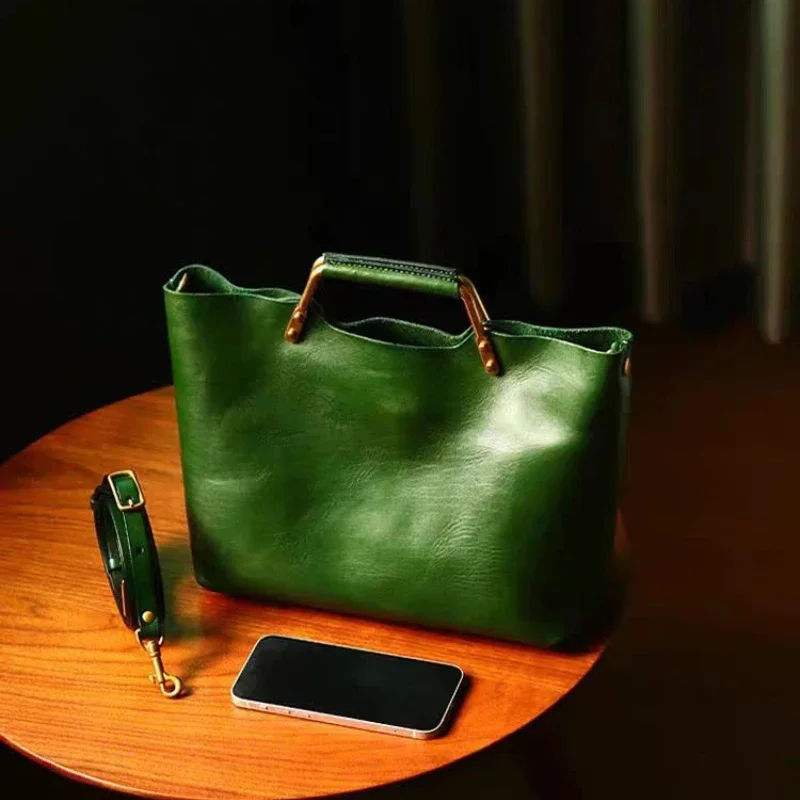 حقيبة يد جلدية ناعمة للنساء بم - مراجعة Structured Handbag Top Handle وسعره