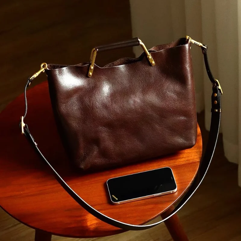 حقيبة يد جلدية ناعمة للنساء بم - مراجعة Structured Handbag Top Handle وسعره