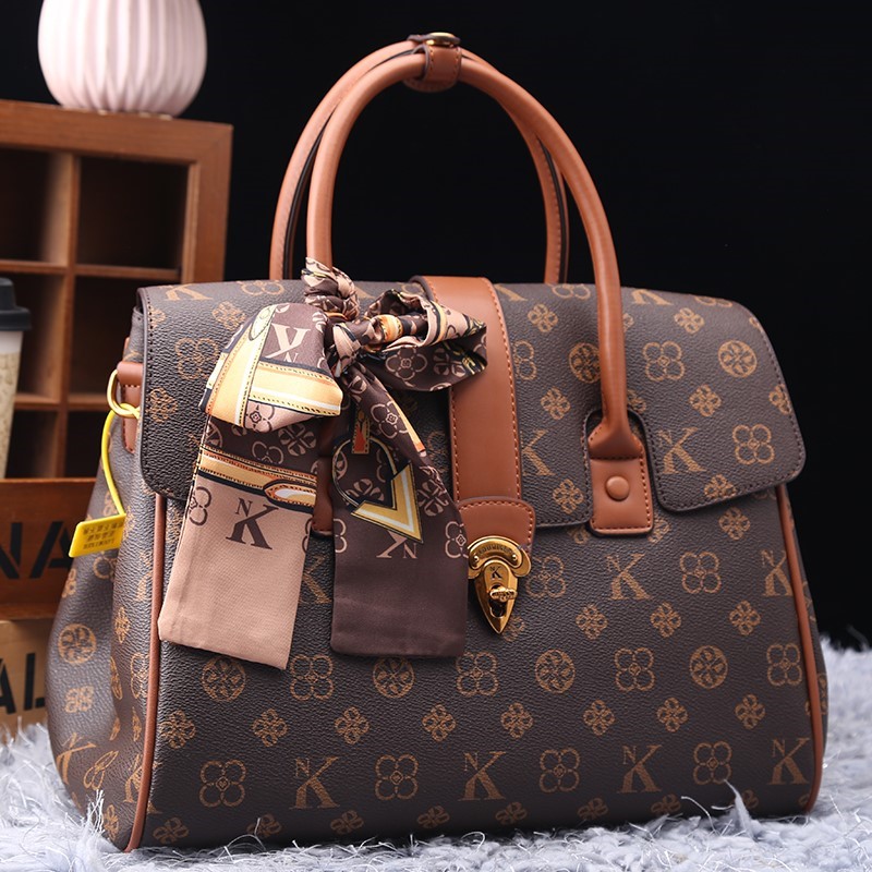 حقيبة نسائية ماركة فاخرة خفيفة - مراجعة Luxury Bag Collection وسعره