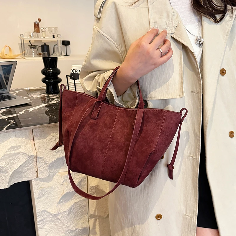ضوء فاخر الصلبة بولي Hasp غلق  - مراجعة Luxury Bags Sales وسعره
