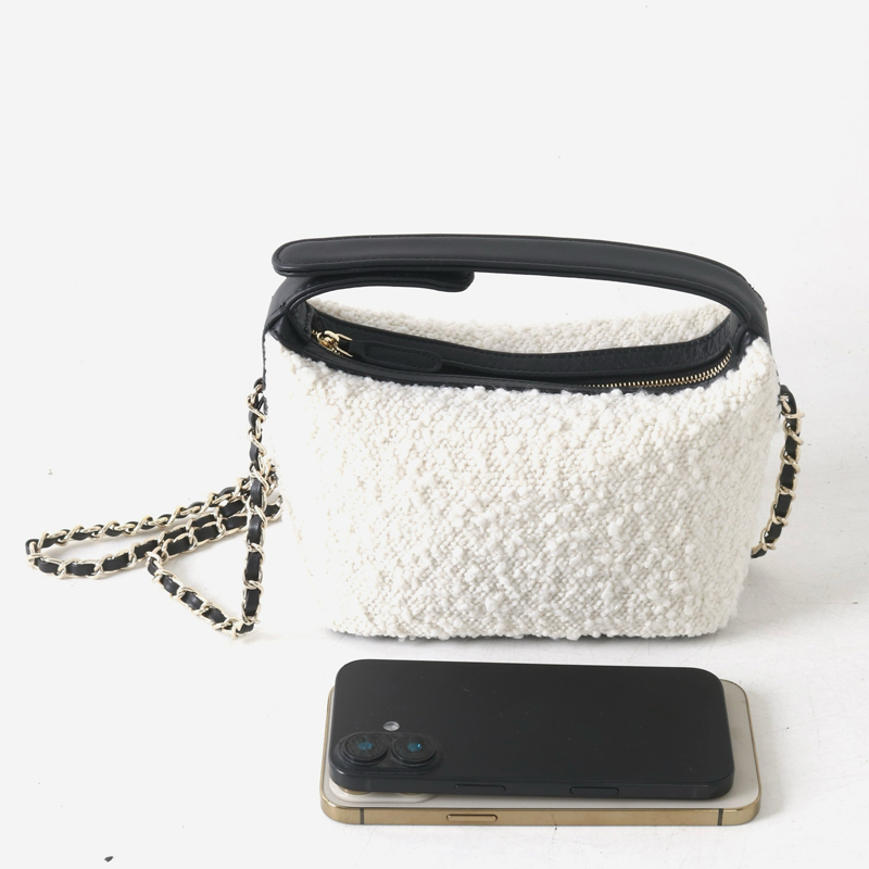 حقائب هوبوس صغيرة كلاسيكية من  - مراجعة Luxury Zipper Bags وسعره