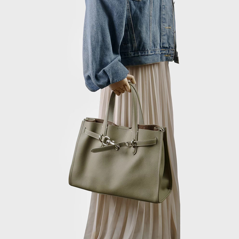 العلامة التجارية الفاخرة الفضة - مراجعة Luxury Bags With Silver Hardware وسعره