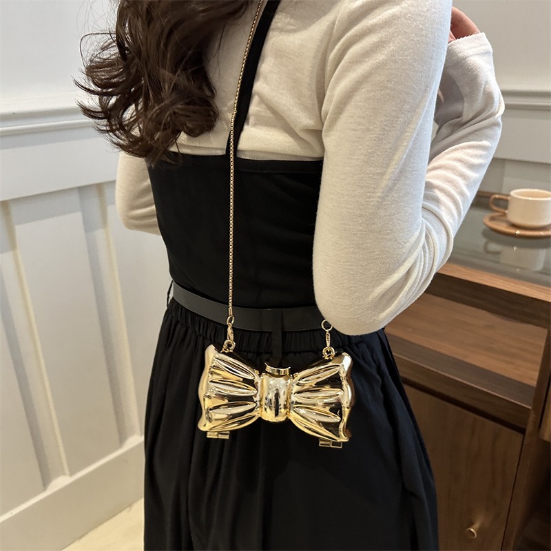 حقيبة يد صغيرة معدنية عصرية فا - مراجعة Luxury Bag Collection وسعره